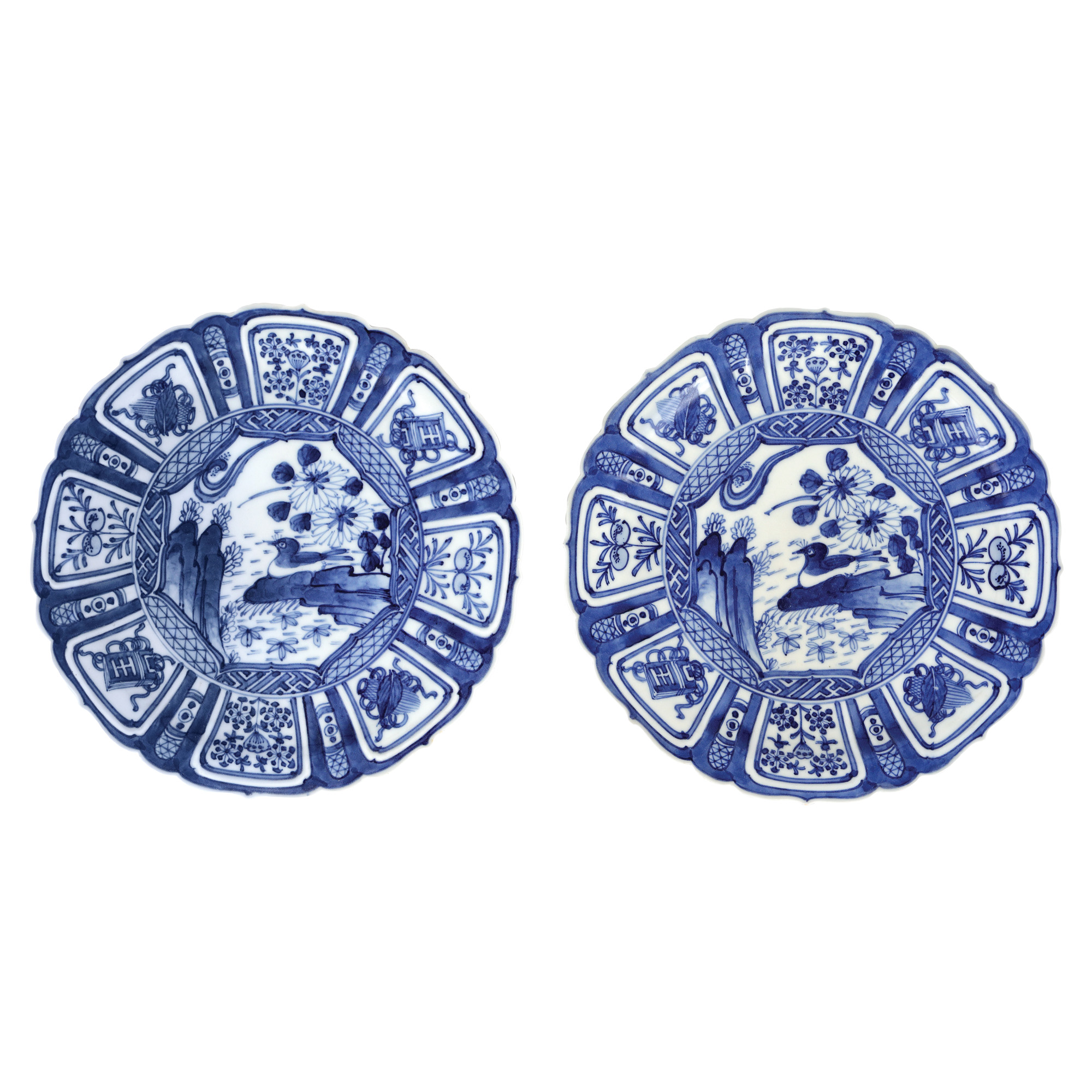 Pair of Kraak type platters, late 19th century, originating from the collection of Prof. Costin Murgescu and filmmaker Ecaterina Oproiu