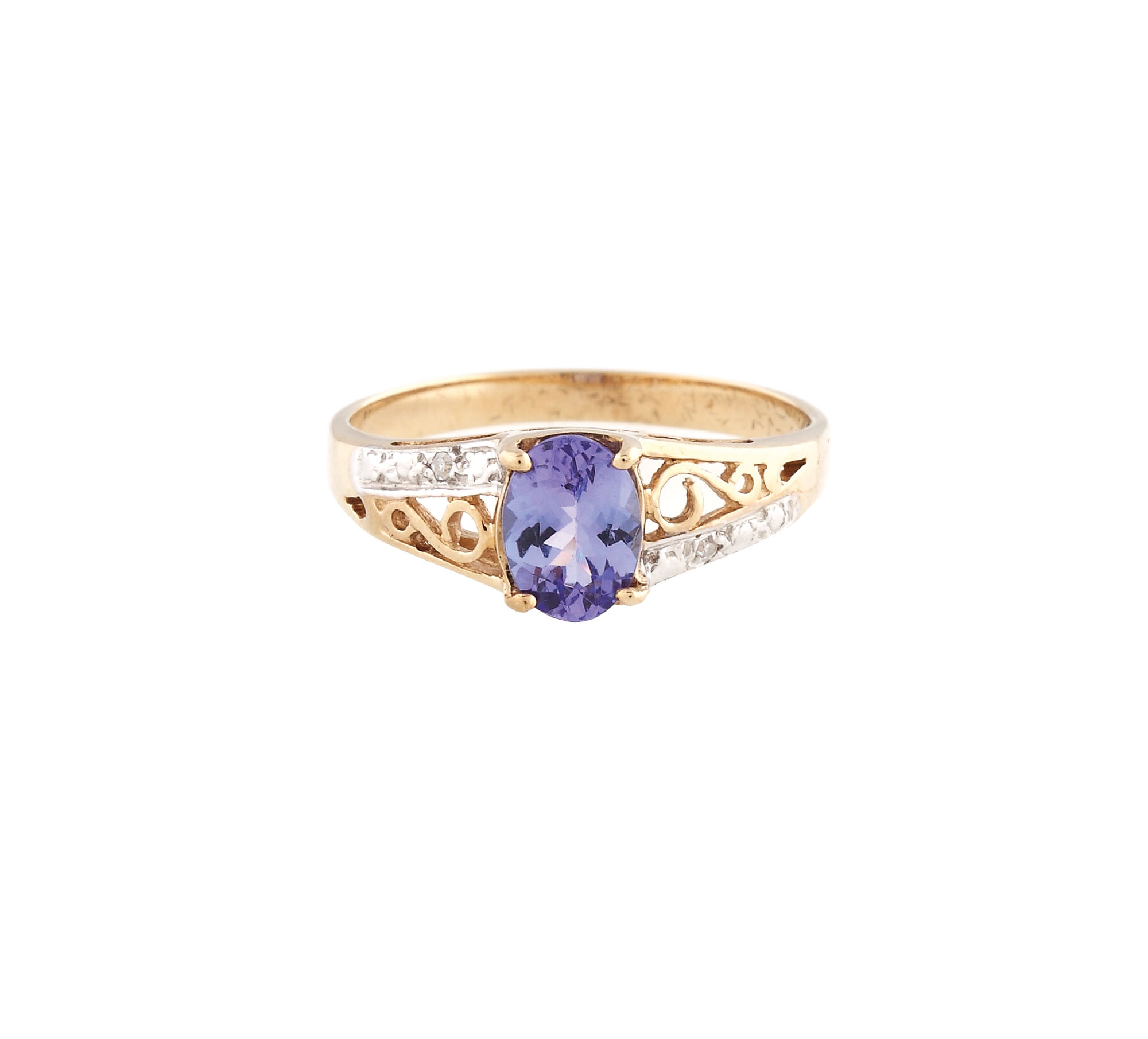 Gold ring decorated with tanzanites and diamonds