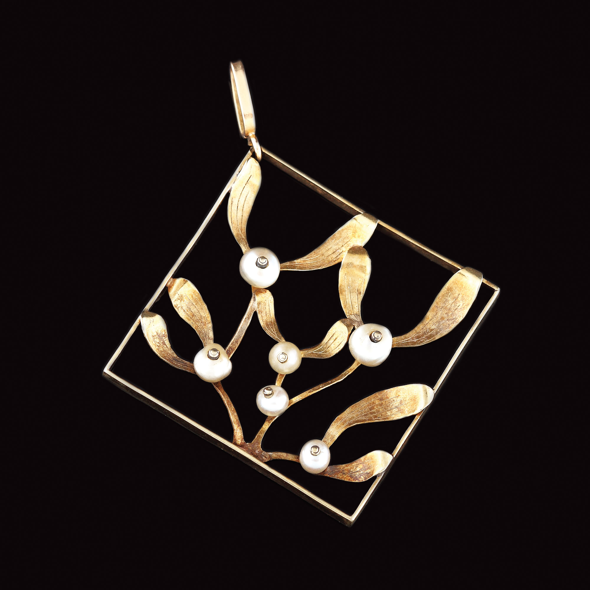 Delicate Viennese gold pendant decorated with pearls, handmade