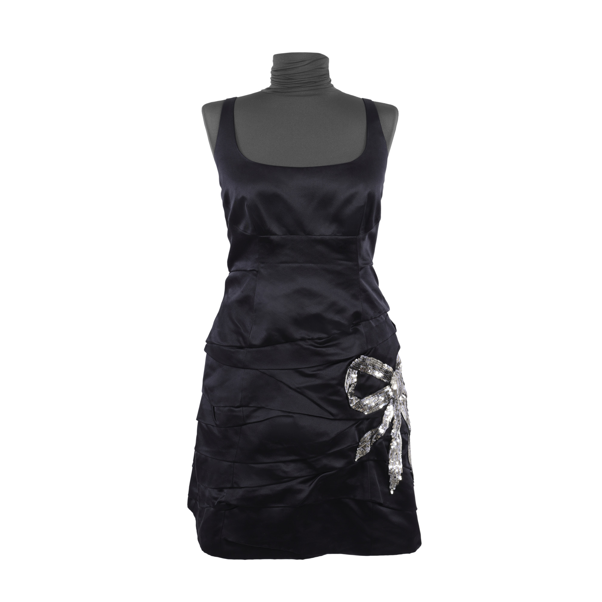 Marc Jacobs dress, made of silk with paillettes applications, from the Resort 2015 collection