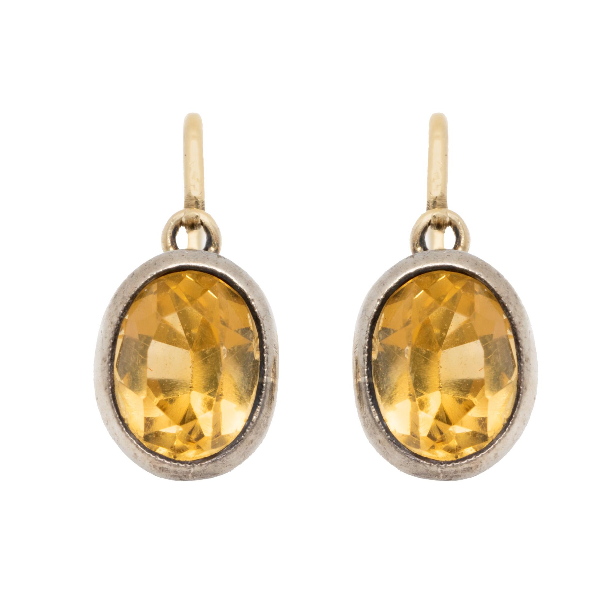 Pair of gold earrings, decorated with citrines