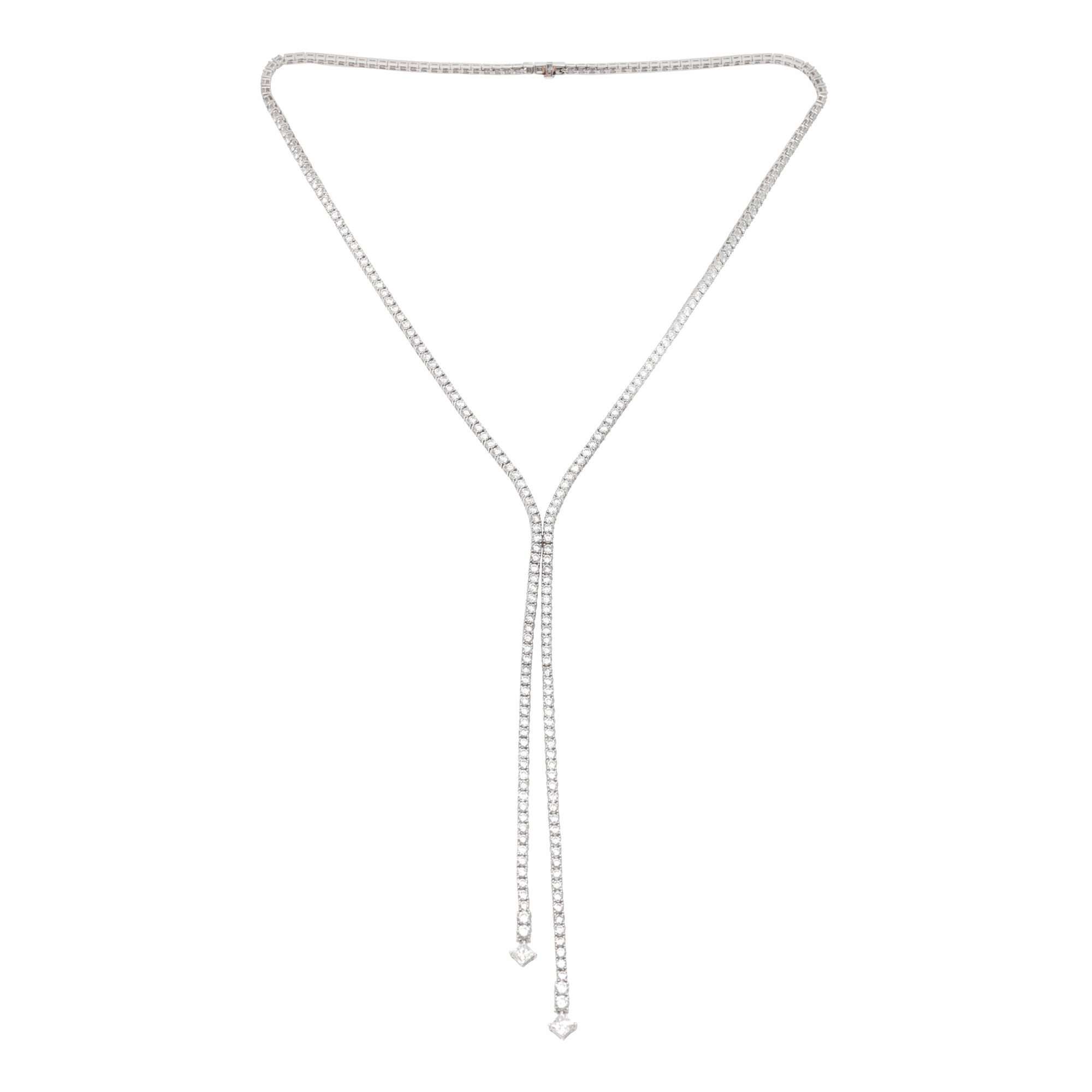 Elegant white gold necklace, decorated with diamonds