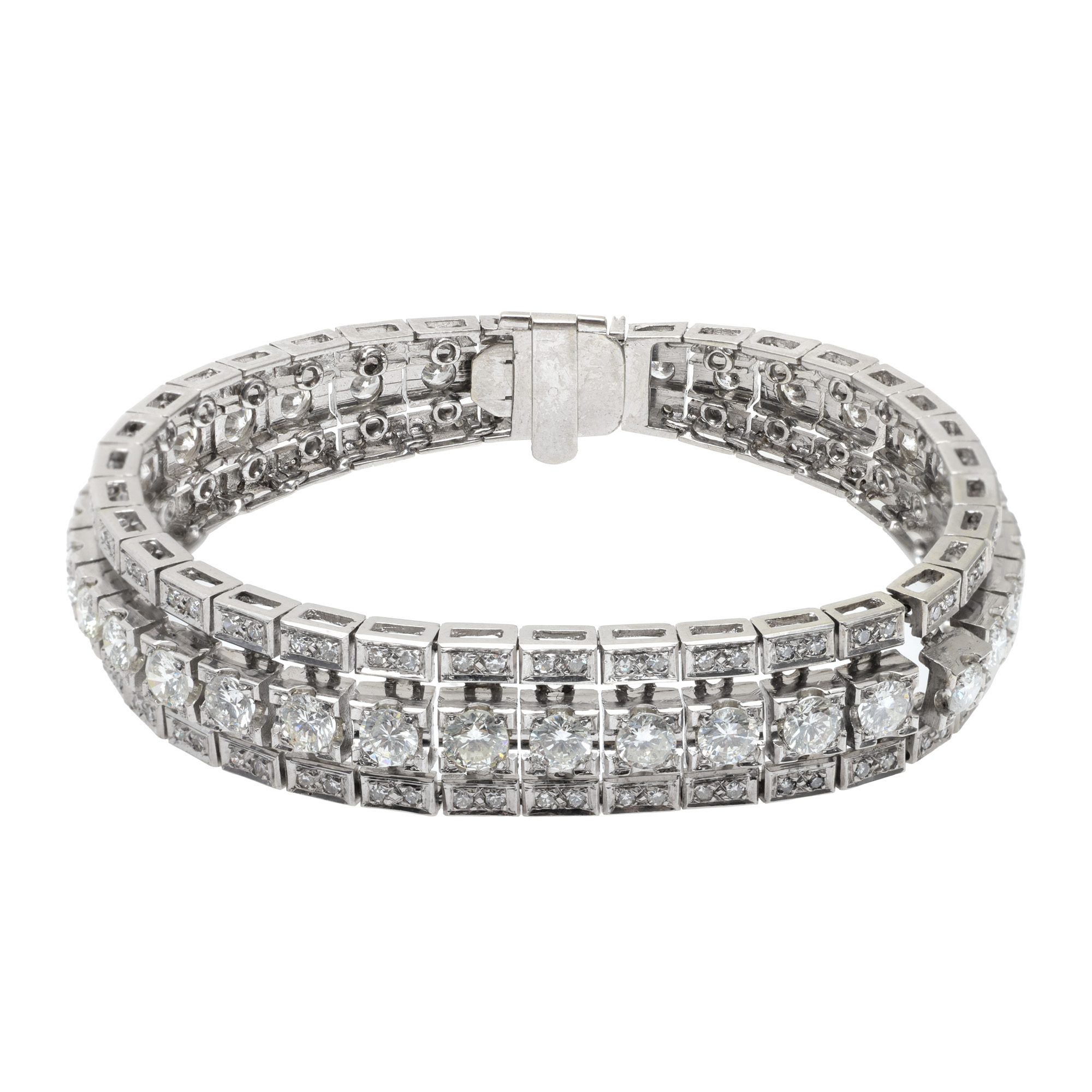 Spectacular white gold bracelet, paved with diamonds