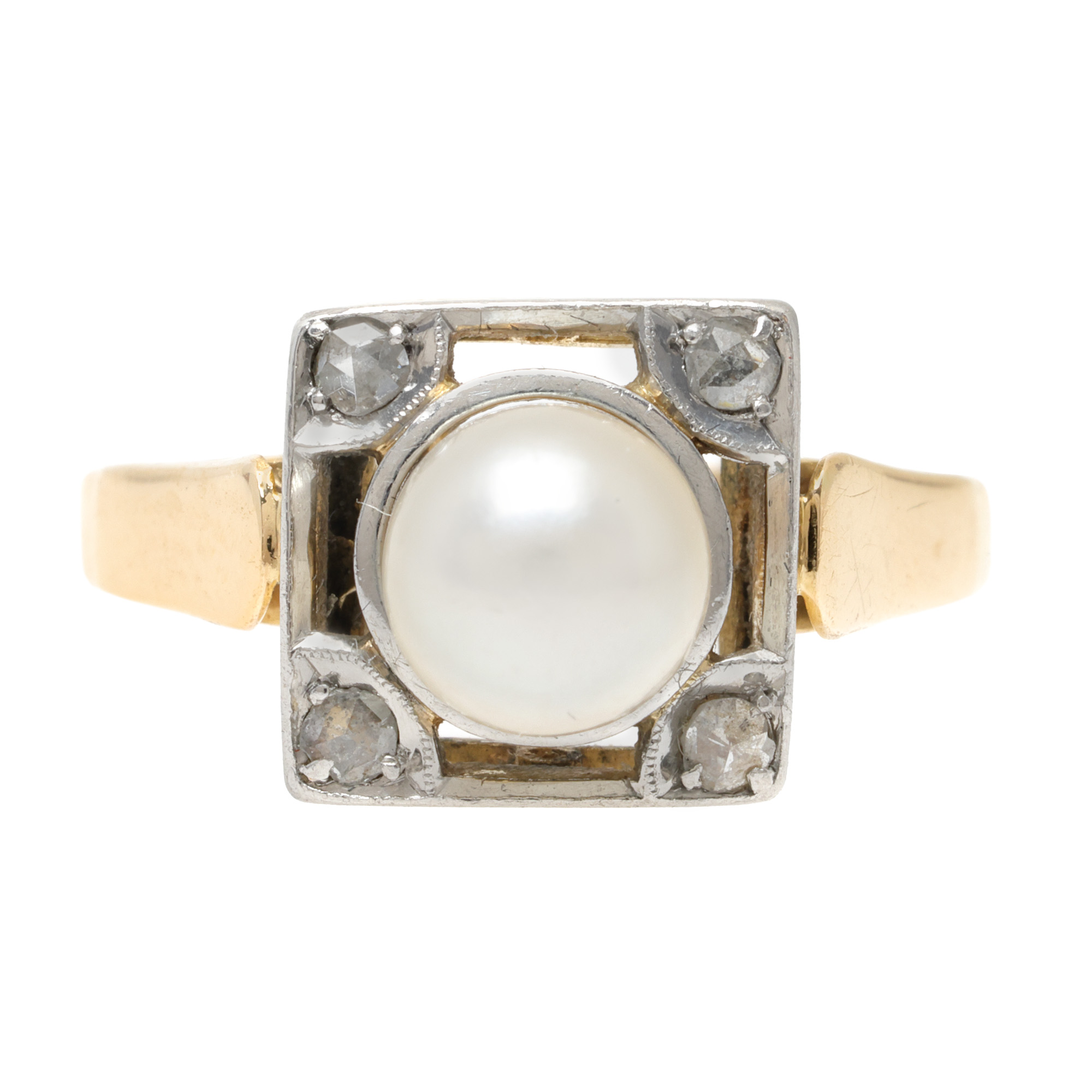 Ring made of gold and platinum, centrally decorated with Akoya pearl and diamonds