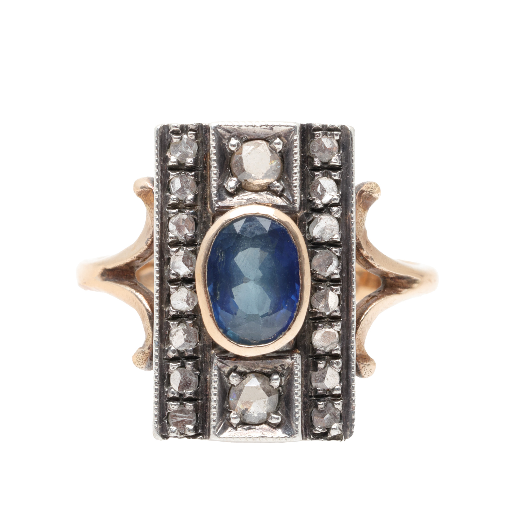 Inel Art Deco din aur și argint, decorat cu safir central și diamante