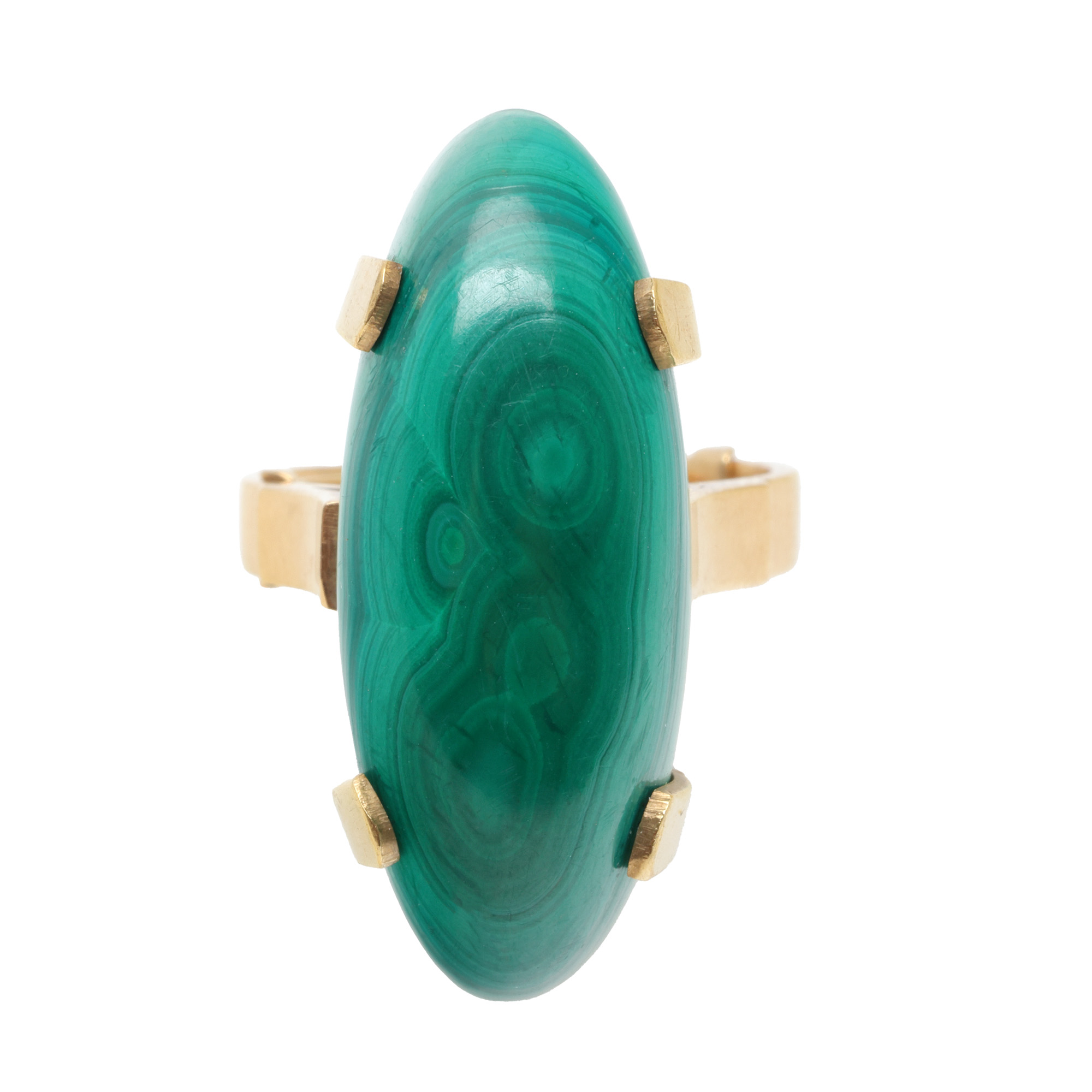 Gold ring decorated with malachite