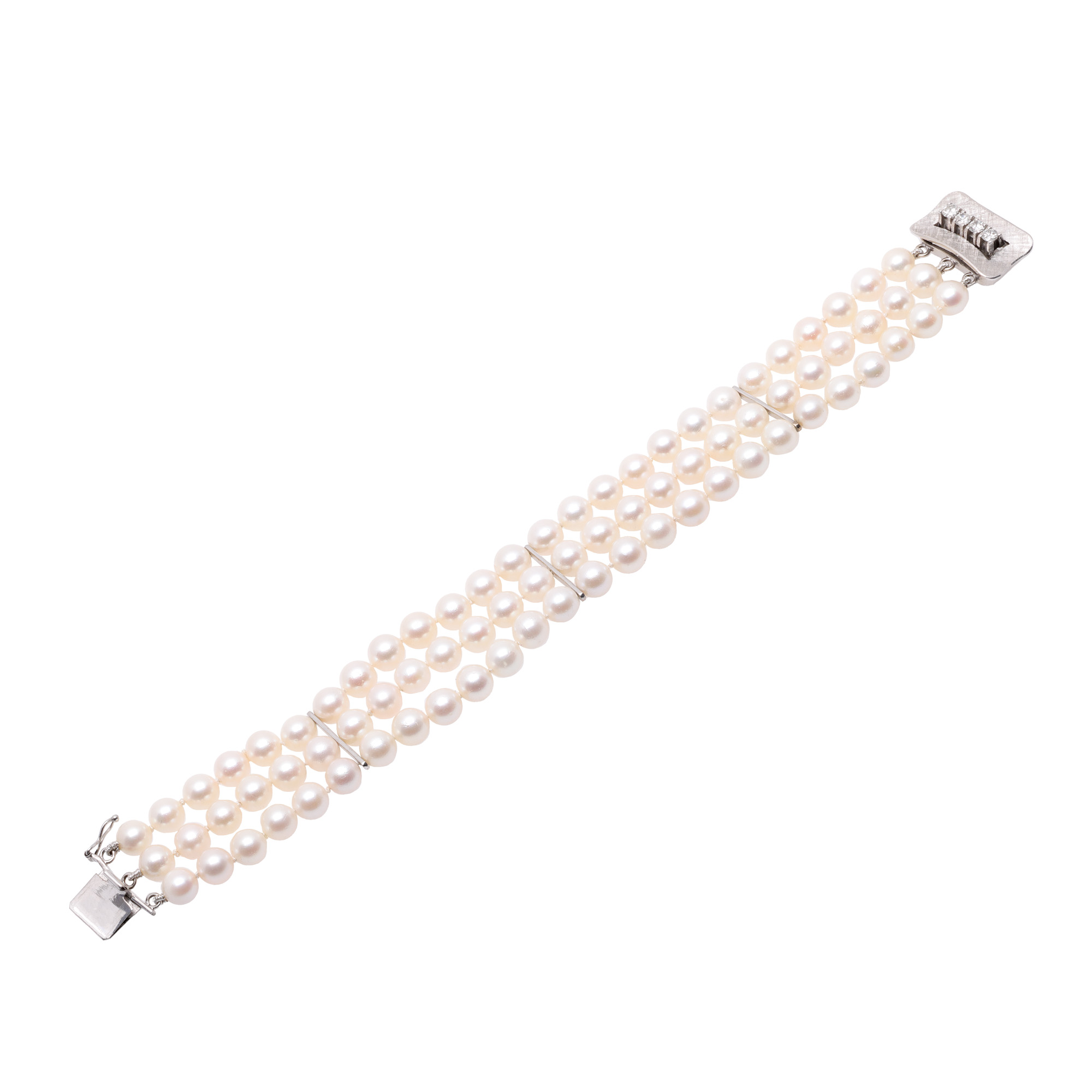 Pearl bracelet, with white gold clasp, decorated with diamonds