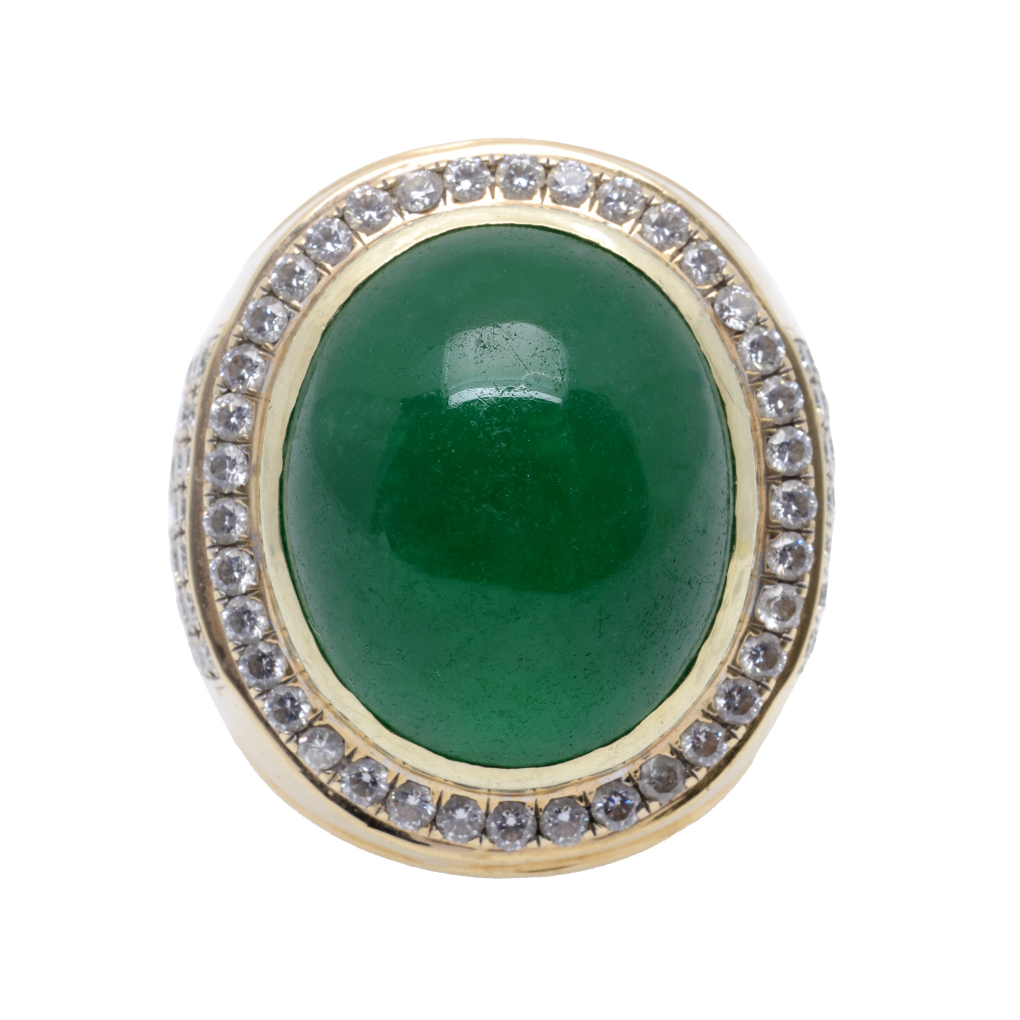 Gold ring, decorated with a central jade surrounded by diamonds