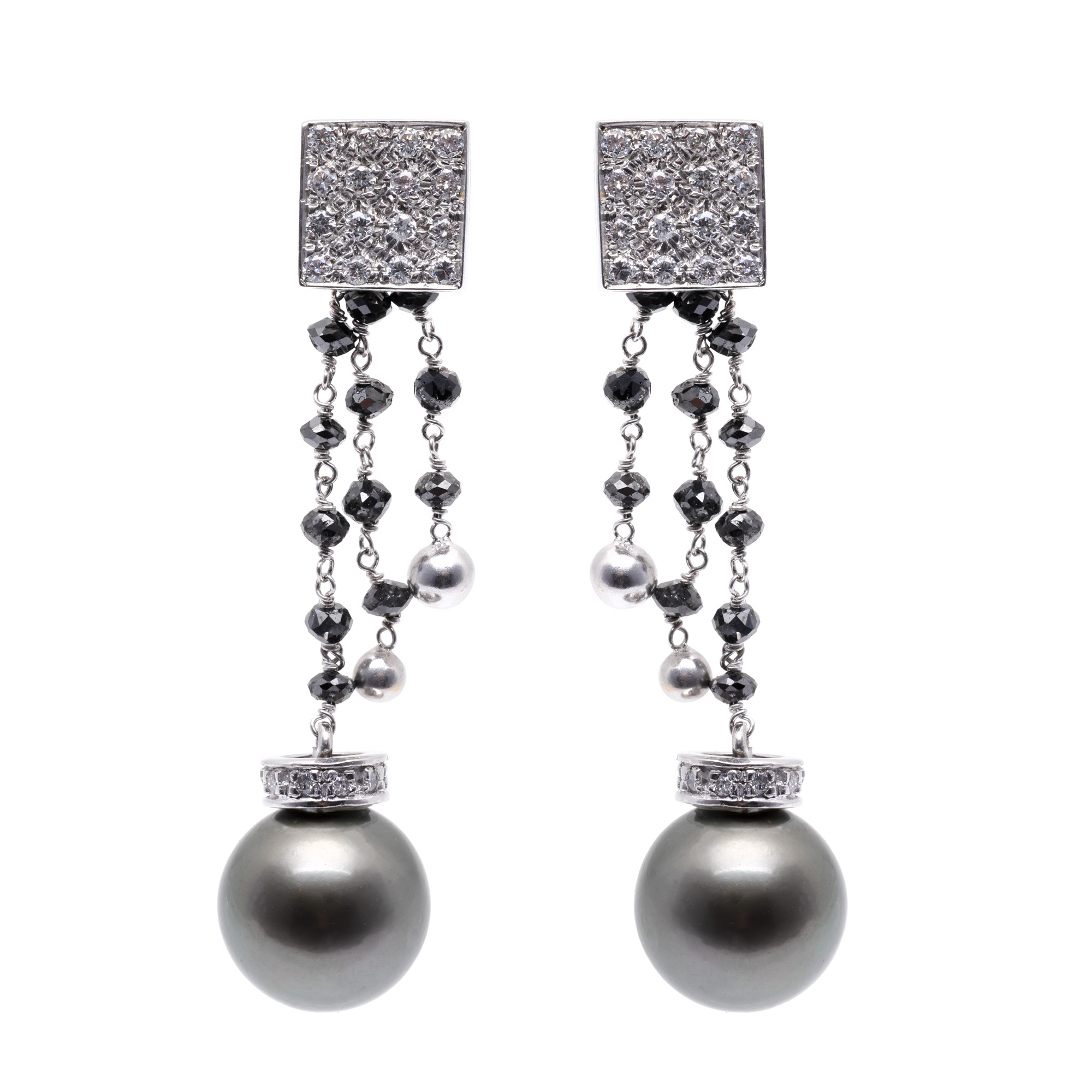 Pair of Promesse earrings, multifunctional, decorated with pearls and diamonds, accompanied by certificate
