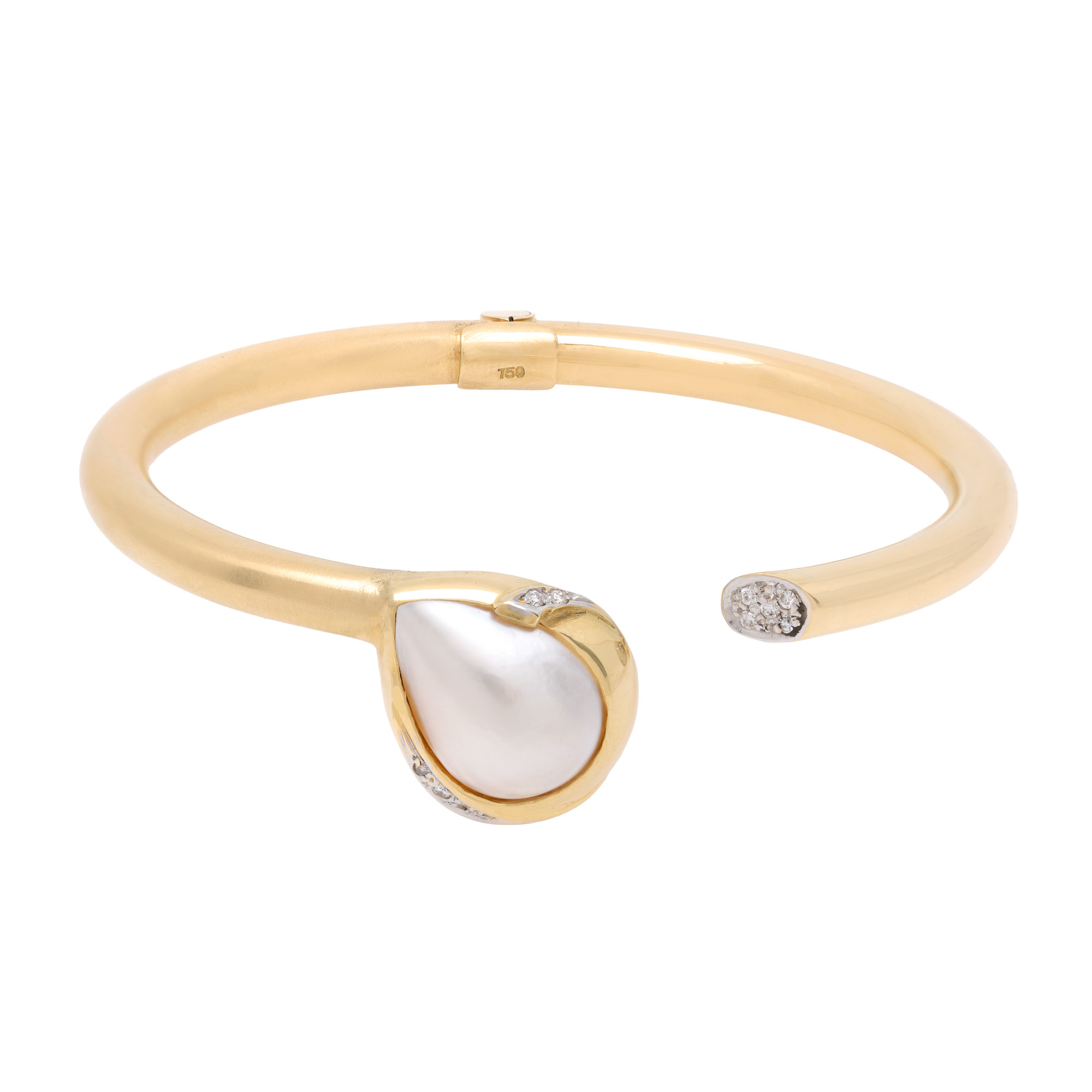 Fixed gold bracelet, decorated with pearl and diamonds