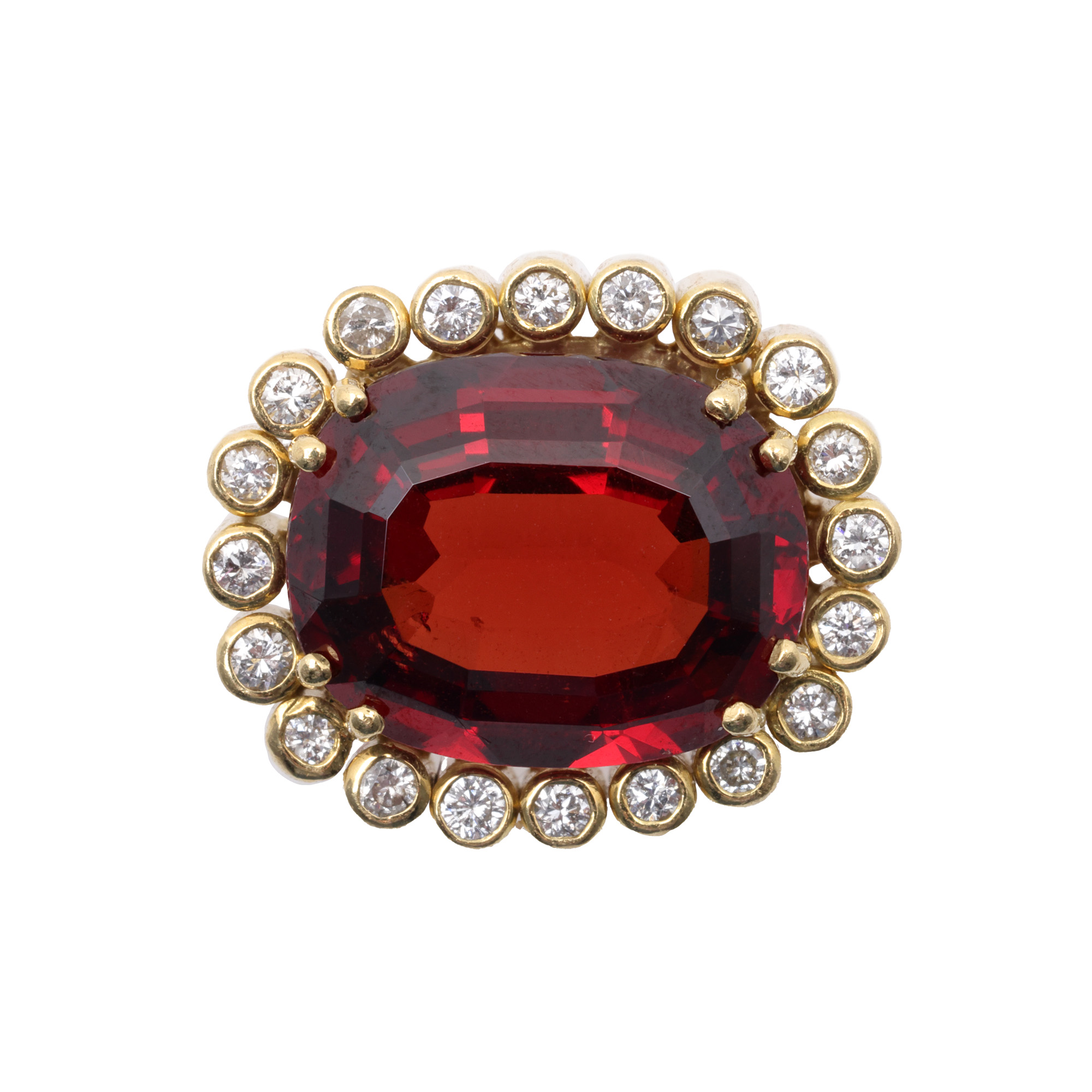 Gold pendant, decorated with garnet and diamonds