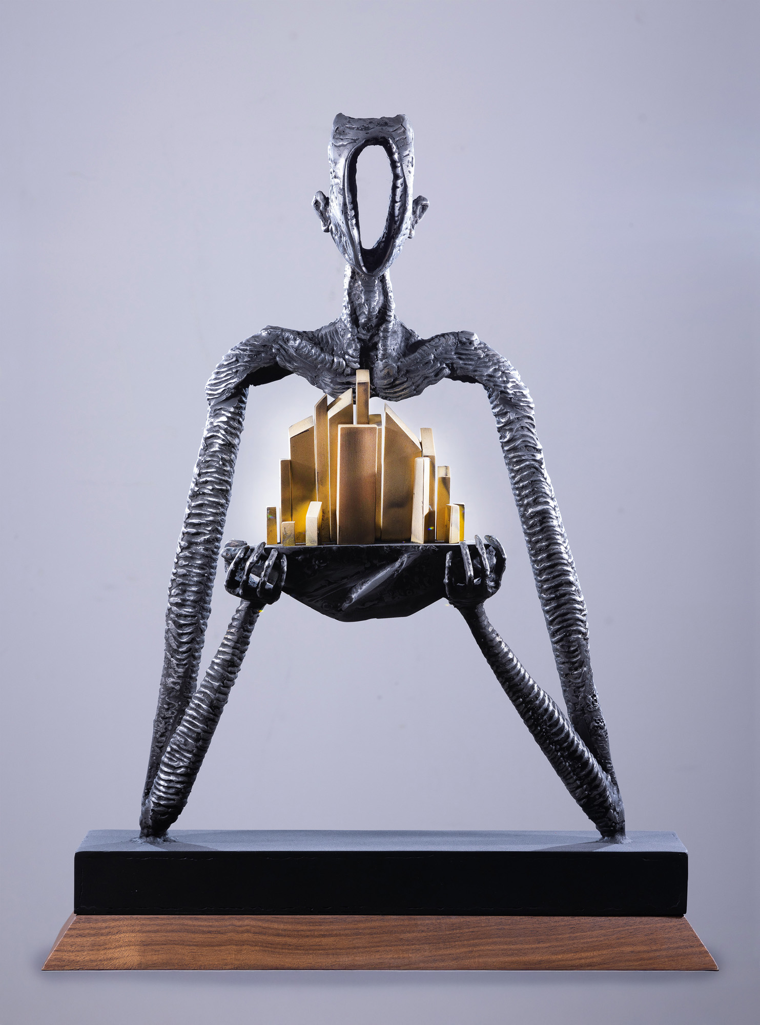 Sculptura care a reprezentat România la Expoziția Mondială din Japonia a ajuns în licitație, la București