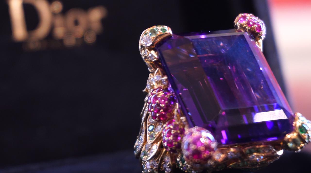 Unic inel Dior de la 37.000 de Euro și o colecție cu picturi realizate pe „Coasta de Argint” a Reginei Maria, în cele mai noi licitații Artmark