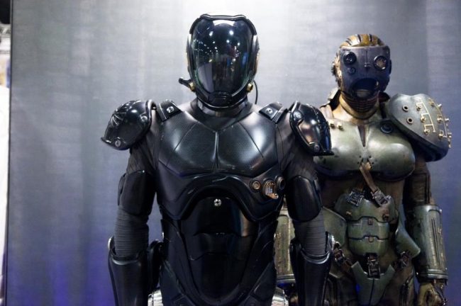 Otro vistazo a los trajes de Pacific Rim
