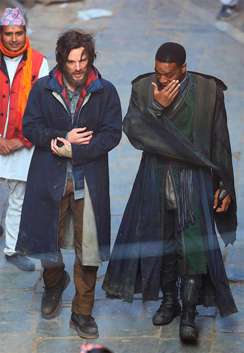 Imagen de Chiwetel Ejiofor como el Barón Mordo en el set de ‘Doctor Extraño’