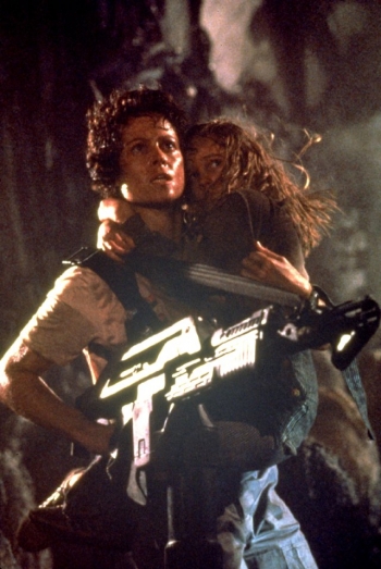 Sigourney Weaver haría un remake de  Alien...