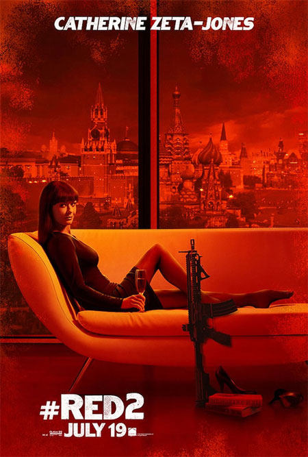 Catherine Zeta-Jones en el nuevo póster de Red 2