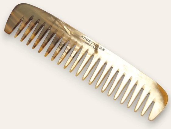 7" Cow Horn Wide Single Tooth Comb - C20