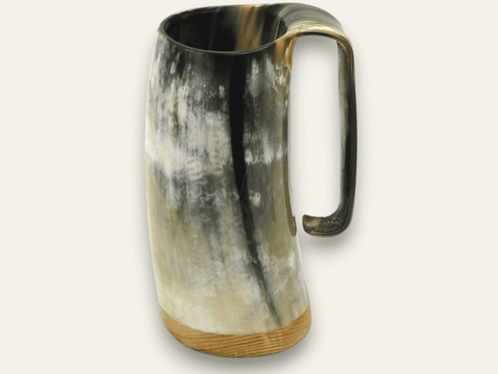 Cow Horn Soldiers Mug - Polished - 1/2 Pint | Roughly 1/2 pint size horn mug Cow Horn Soldiers Mug - Polished - 1/2 Pint | Roughly 1/2 pint size horn mug