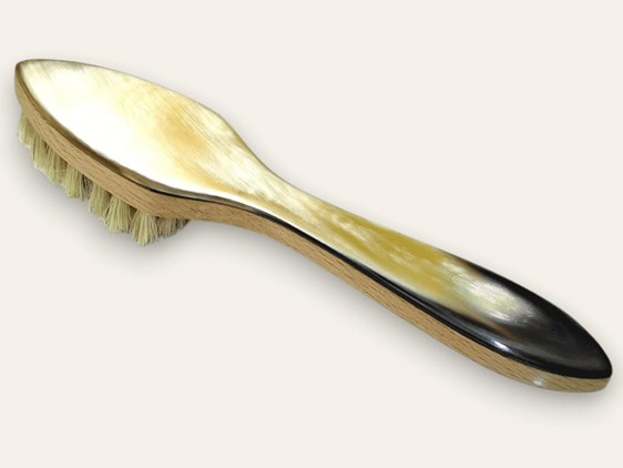 Horn Backed Shoe Polish Applicator - Light Bristles