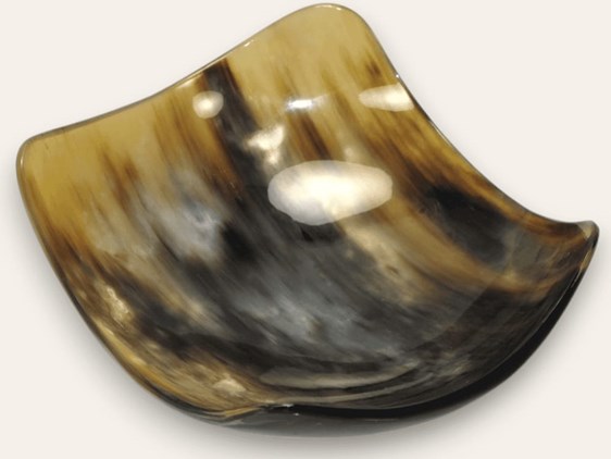 Polished Cow Horn Bowl - Curved Square - 135mm | Small horn bowl Polished Cow Horn Bowl - Curved Square - 135mm | Small horn bowl