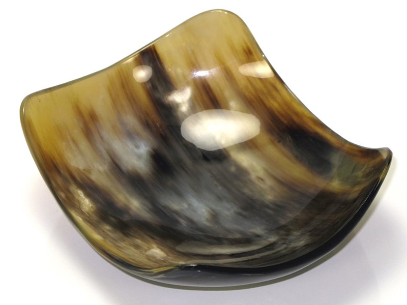 Polished Cow Horn Bowl - Curved Square - 135mm | Small horn bowl Polished Cow Horn Bowl - Curved Square - 135mm | Small horn bowl