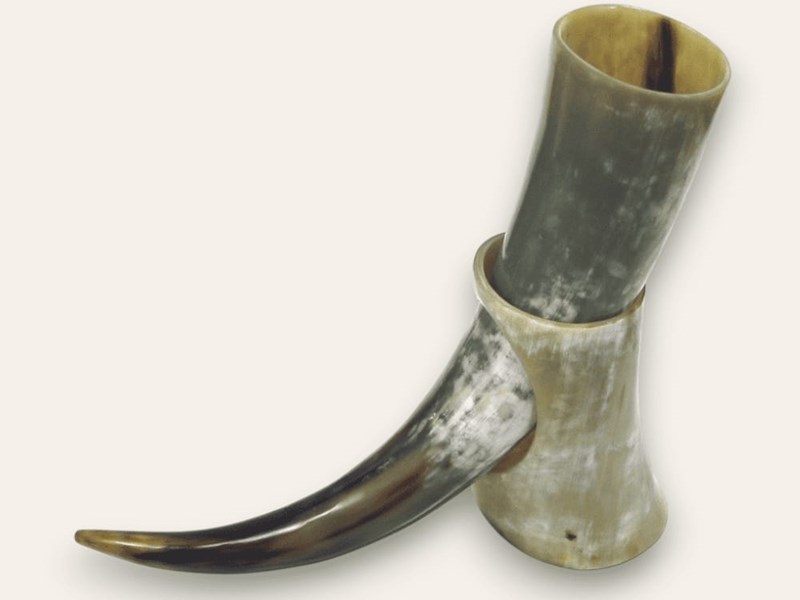 Drinking Horn On Stand - Polished | Handcrafted drinking horn Drinking Horn On Stand - Polished | Handcrafted drinking horn