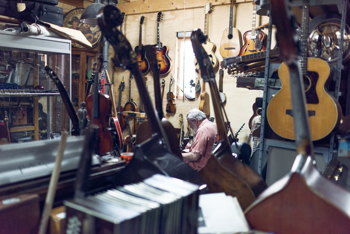 Acmbp Amsterdam Local Heroes Palm Guitars Eddie Vedder Soren 10