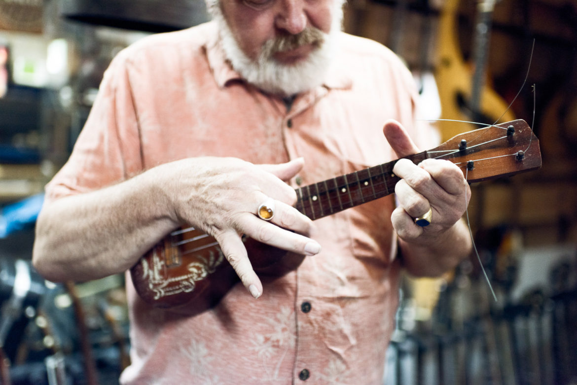 Acmbp Amsterdam Local Heroes Palm Guitars Eddie Vedder Soren 3