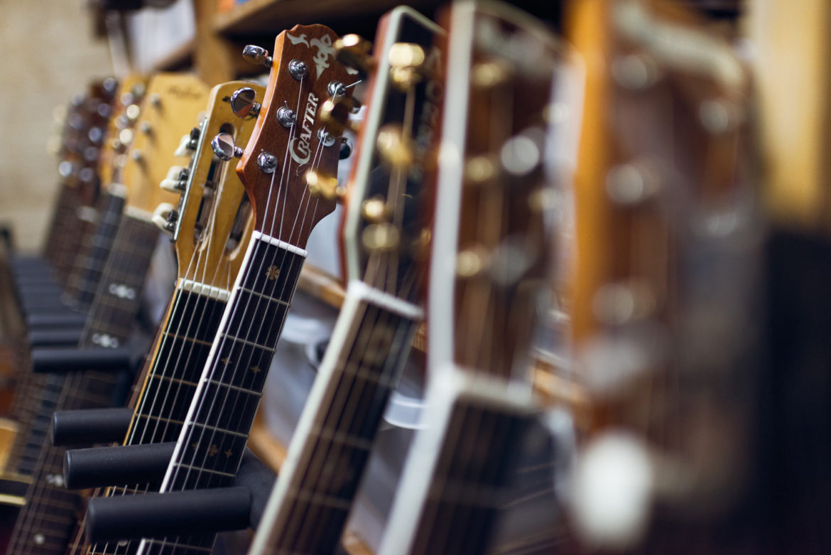 Acmbp Amsterdam Local Heroes Palm Guitars Eddie Vedder Soren 4