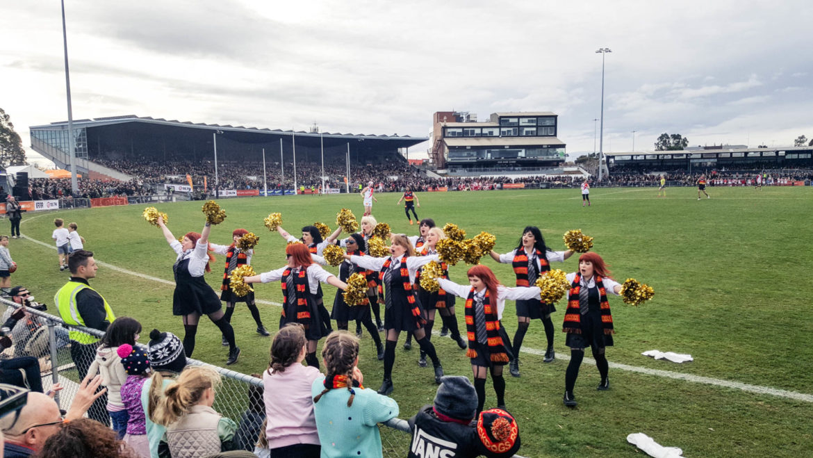 Acmbp Melbourne The Reclink Community Cup 2017 Cheer Squad