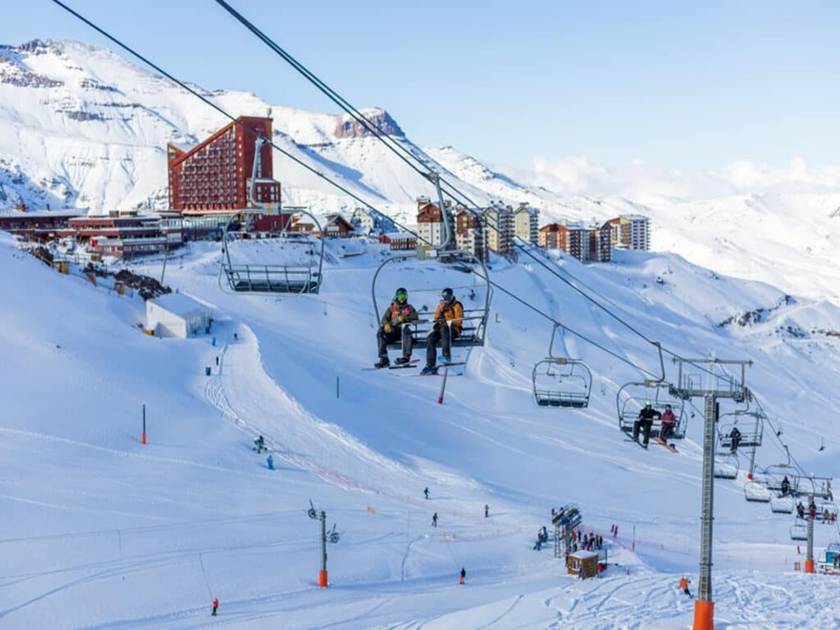 Skiing and Snowboarding in Valle Nevado
