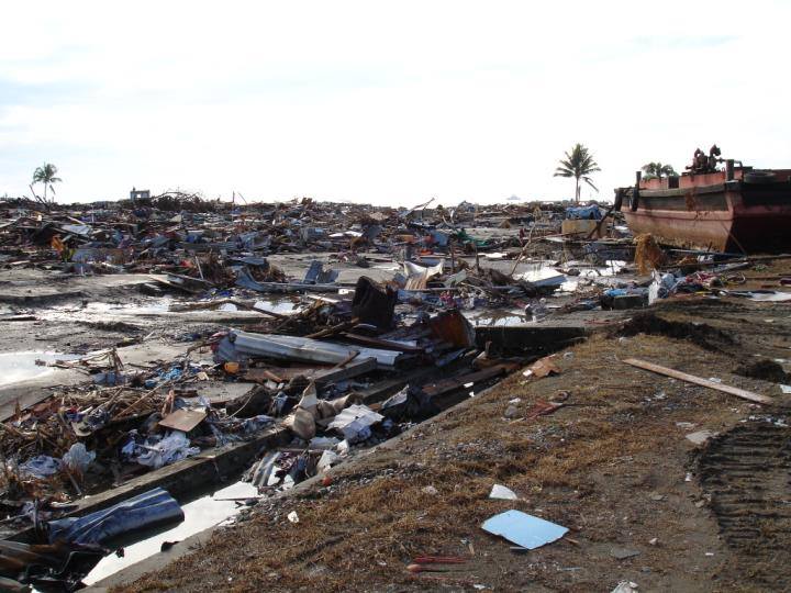 Indonesia: Emergenza Terremoto E Tsunami