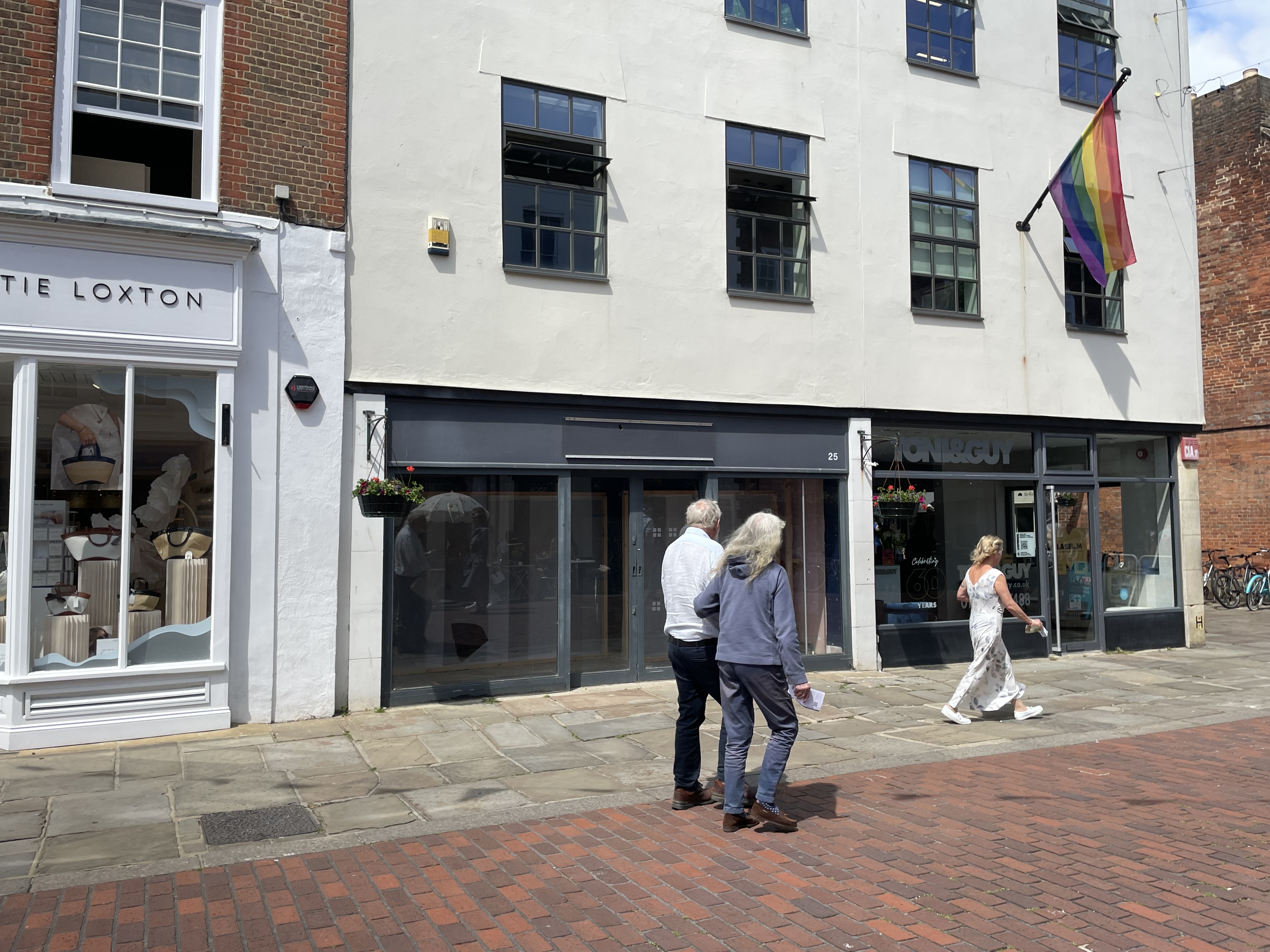 25 North Street, Chichester - Retail property in Chichester - Vail Williams