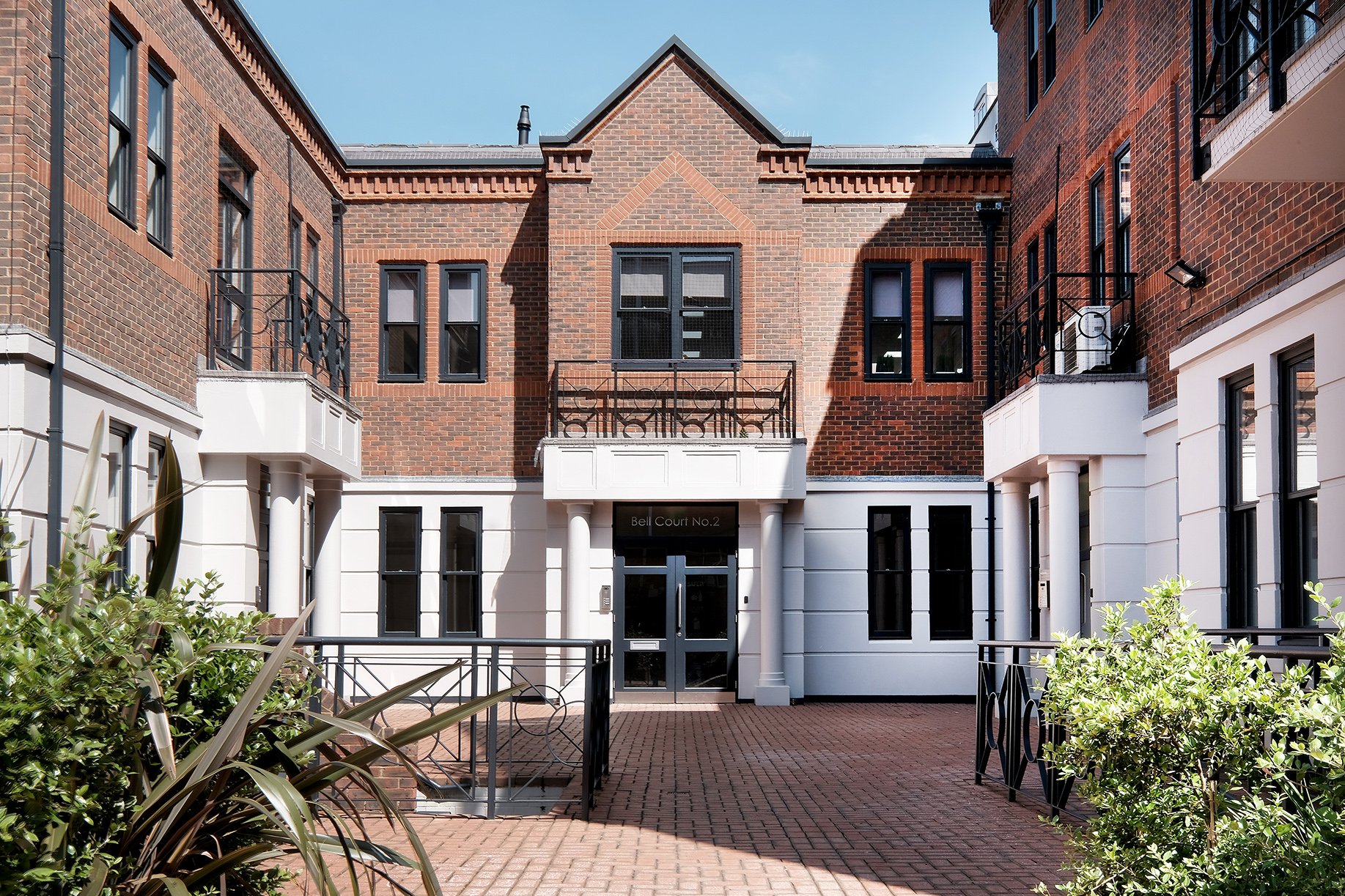 1 Bell Court, Leapale Lane, Guildford, Surrey, GU1 4LY