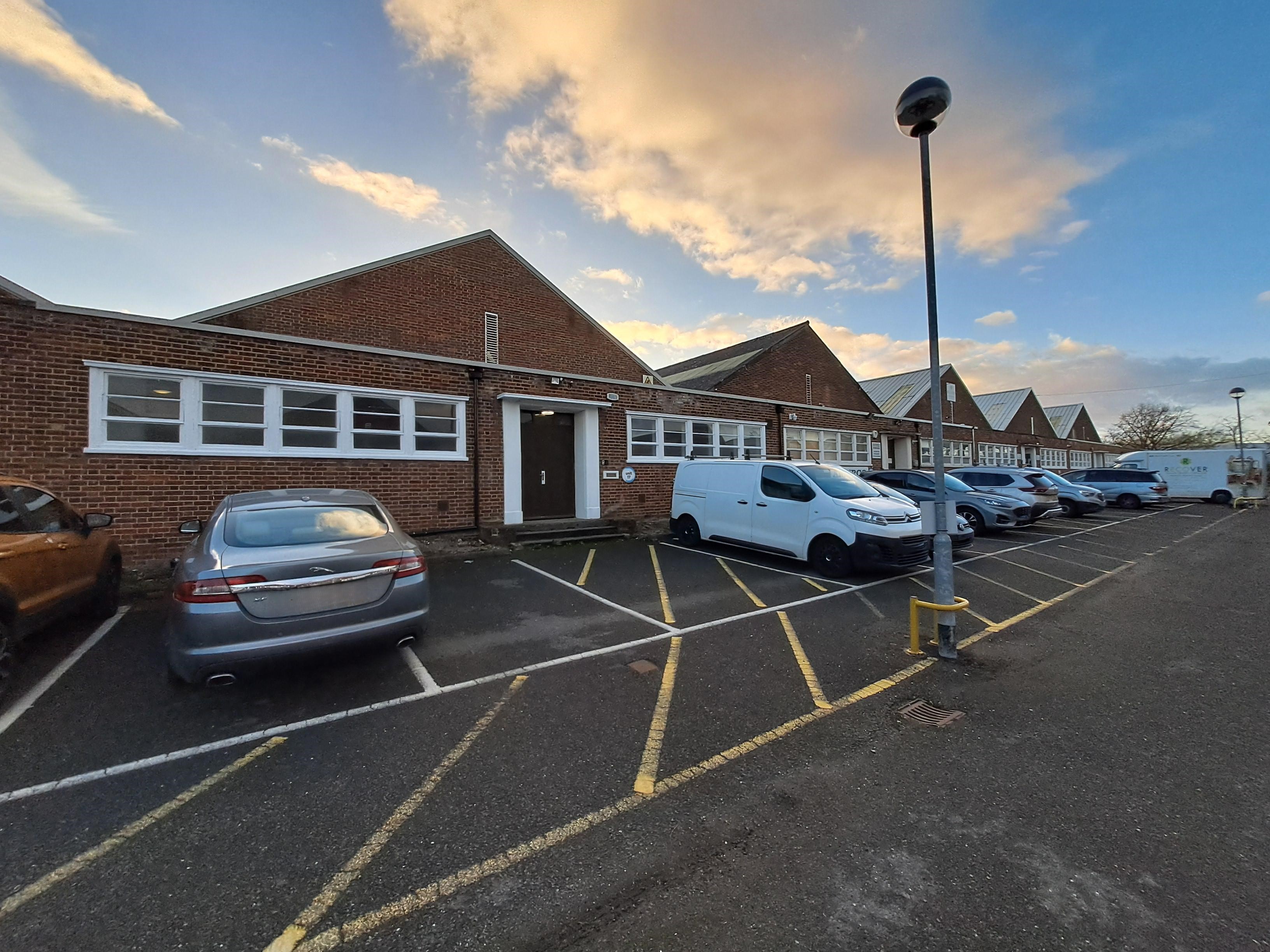 Unit 17, Tewin Court, Tewin Road, Welwyn Garden City, AL7 1AU