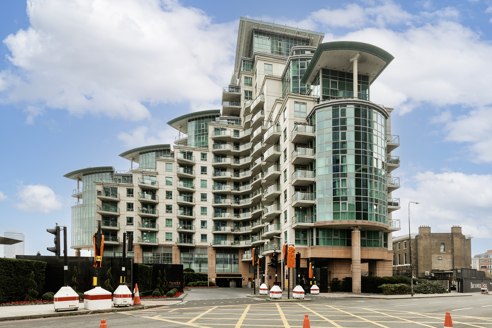 2a St. George's Wharf, Nine Elms, SW8 2LE -  Strettons