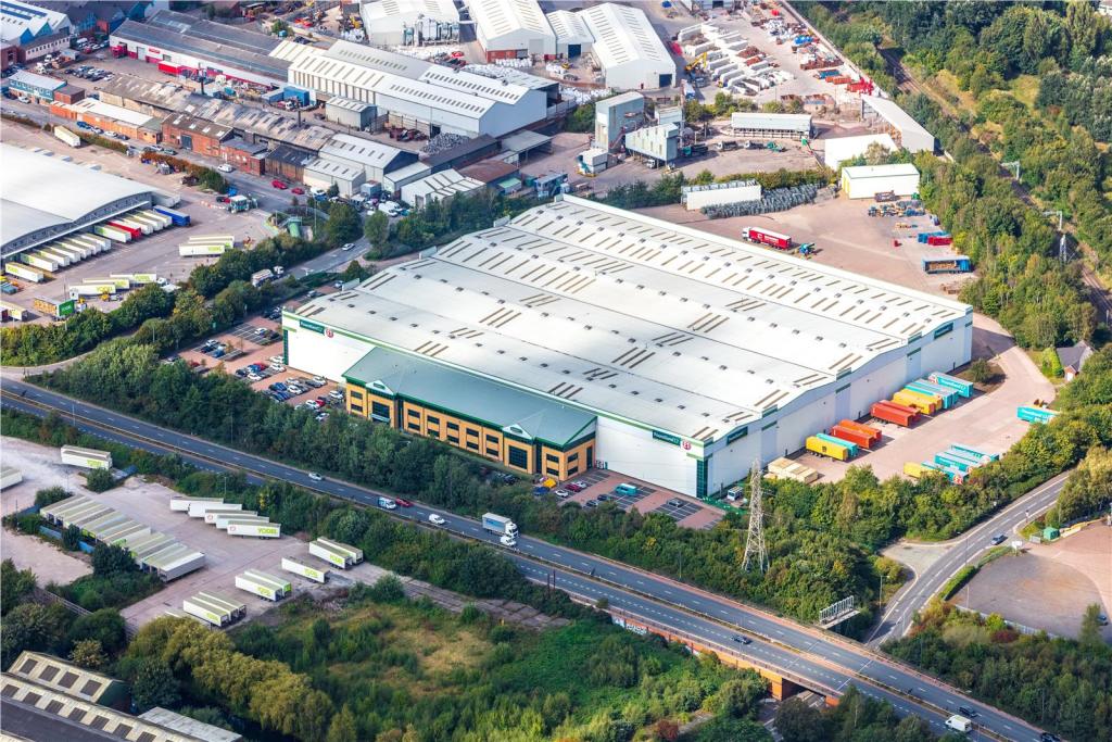 Distribution Warehouse To Lease In W246, Wellmans Road, Willenhall, West Midlands, WV13, W246, Wellmans Road, Willenhall, West Midlands, West Midlands, WV13 2QT