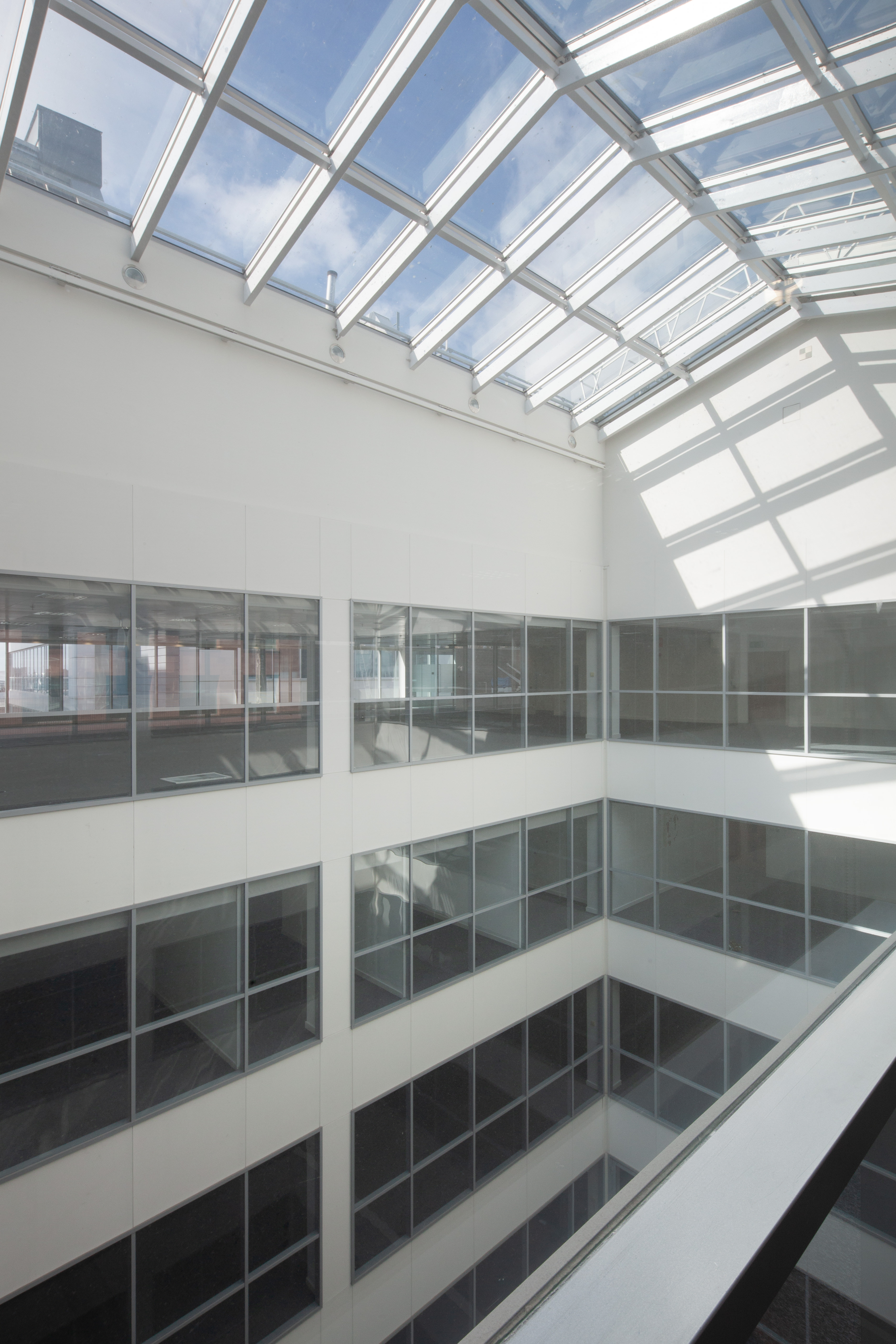 Office for rent 6 Atlantic Quay G2 8JD Glasgow (10903) JLL