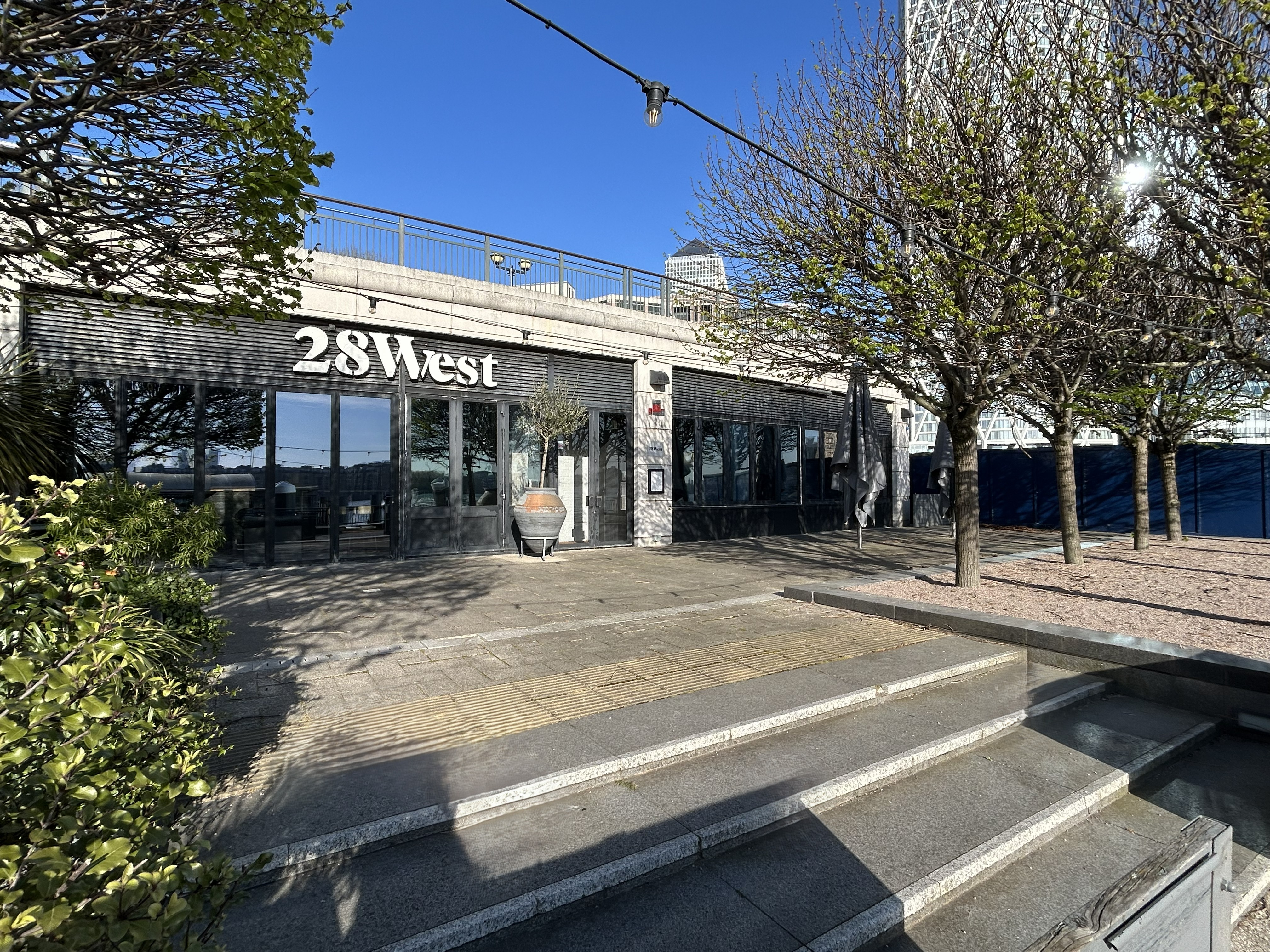 28 Westferry Circus, Canary Wharf, London, E14 8RR -  Strettons