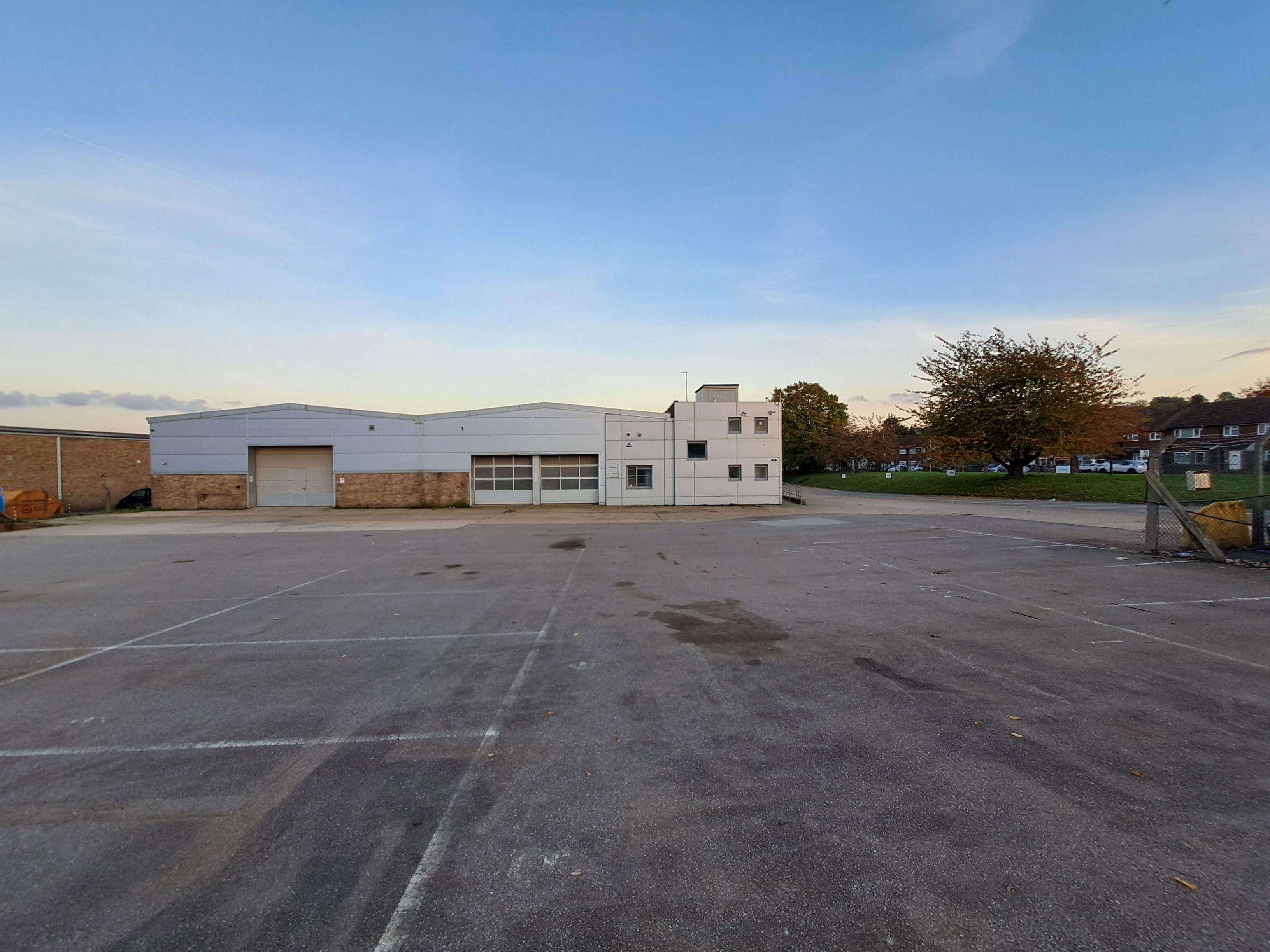2-6 & 8b Bilton Way, Luton, East Of England, LU1, 2-6 Bilton Way, Luton, Bedfordshire, LU1 1UU
