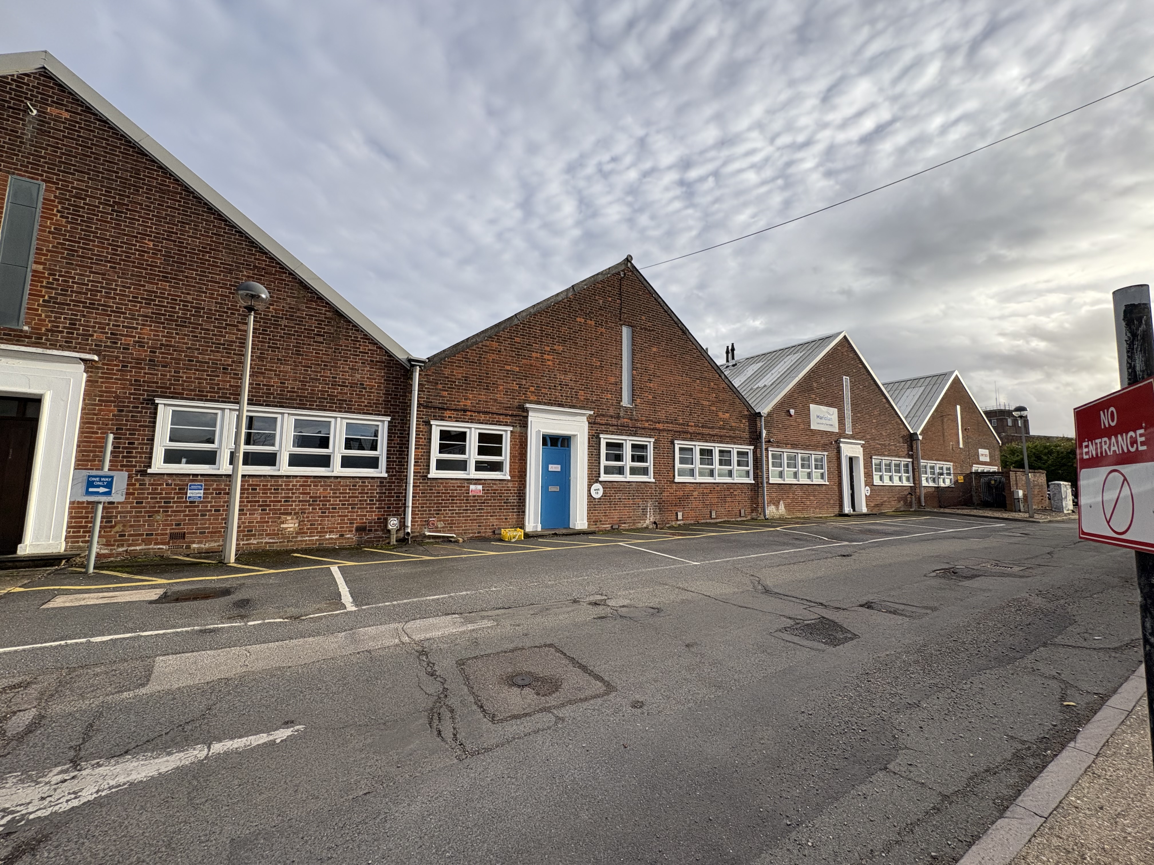 Unit 13, Tewin Court, Welwyn Garden City, Hertfordhsire, AL7 1AU