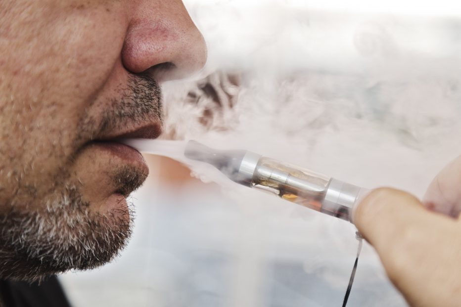 vaping ecigarettes as bad for heart as tobacco