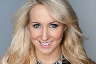 Nikki Glaser stops smoking and drinking with Allen Carr's Easyway