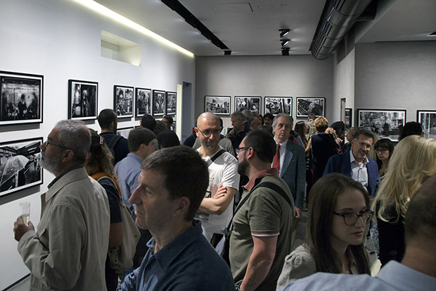 foto mostra Eolo Perfido,foto di Simone Zeffiro,Leica Store Milano