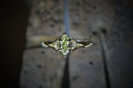 Marquise fancy yellow diamond 18k gold ring