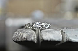 Leaf & Vine Diamond Solitaire