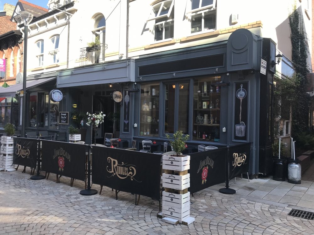 Riddles celebrates new liquor store launch with afternoon of free spirit tastings and competitions