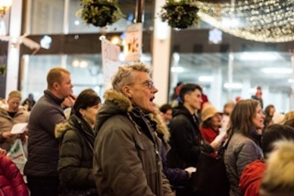 Stunning Lantern Parade gets Altrincham feeling festive