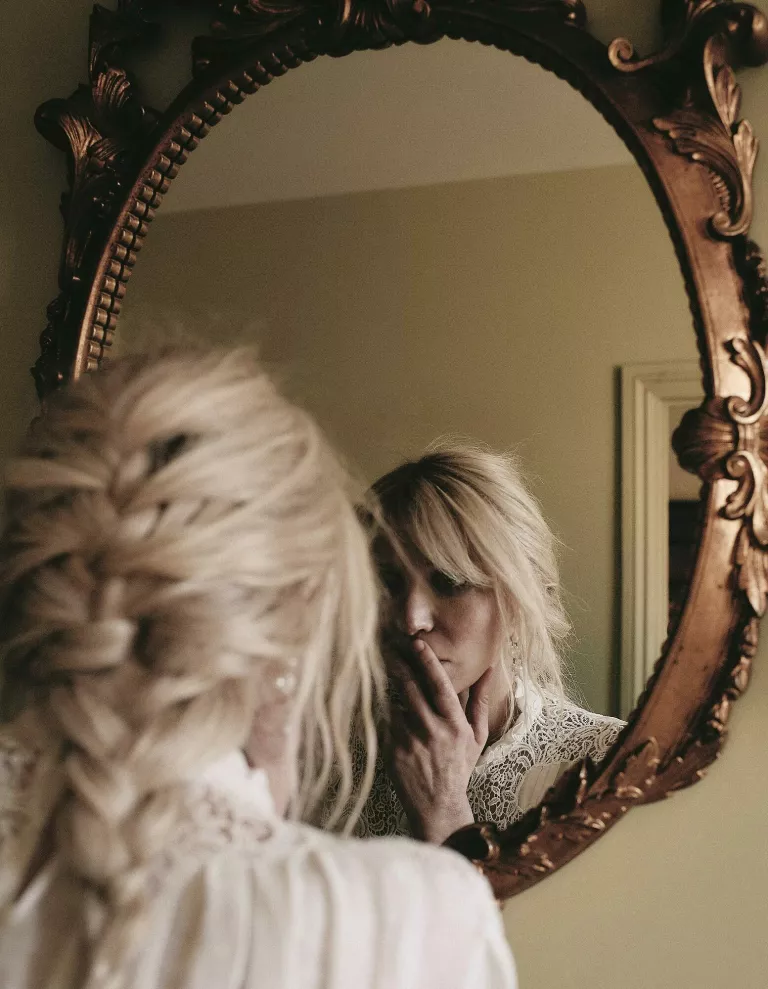 VIOLETBOOK COURTNEYLOVE 081